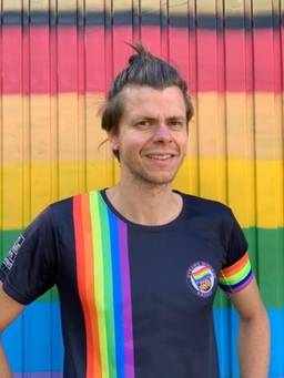 Avatar Bild für Lukas Dessoy