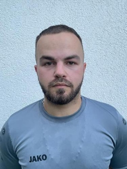 Avatar Bild für Leon Chekikene