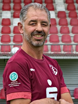Avatar Bild für Ayhan Özkan