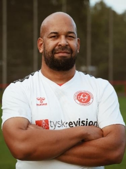 Avatar Bild für Simo Jerome Pose