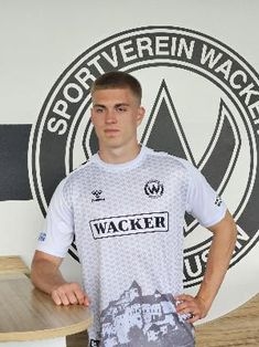 Avatar Bild für Elias Crößmann
