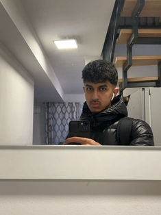 Avatar Bild für Ares Yaqobi