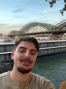 Avatar Bild für Hüseyin Özmen