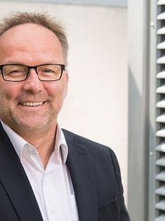 Avatar Bild für RolfOppenländer1 (Fanticker)
