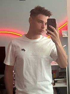 Avatar Bild für DaniloBabajew (Fanticker)